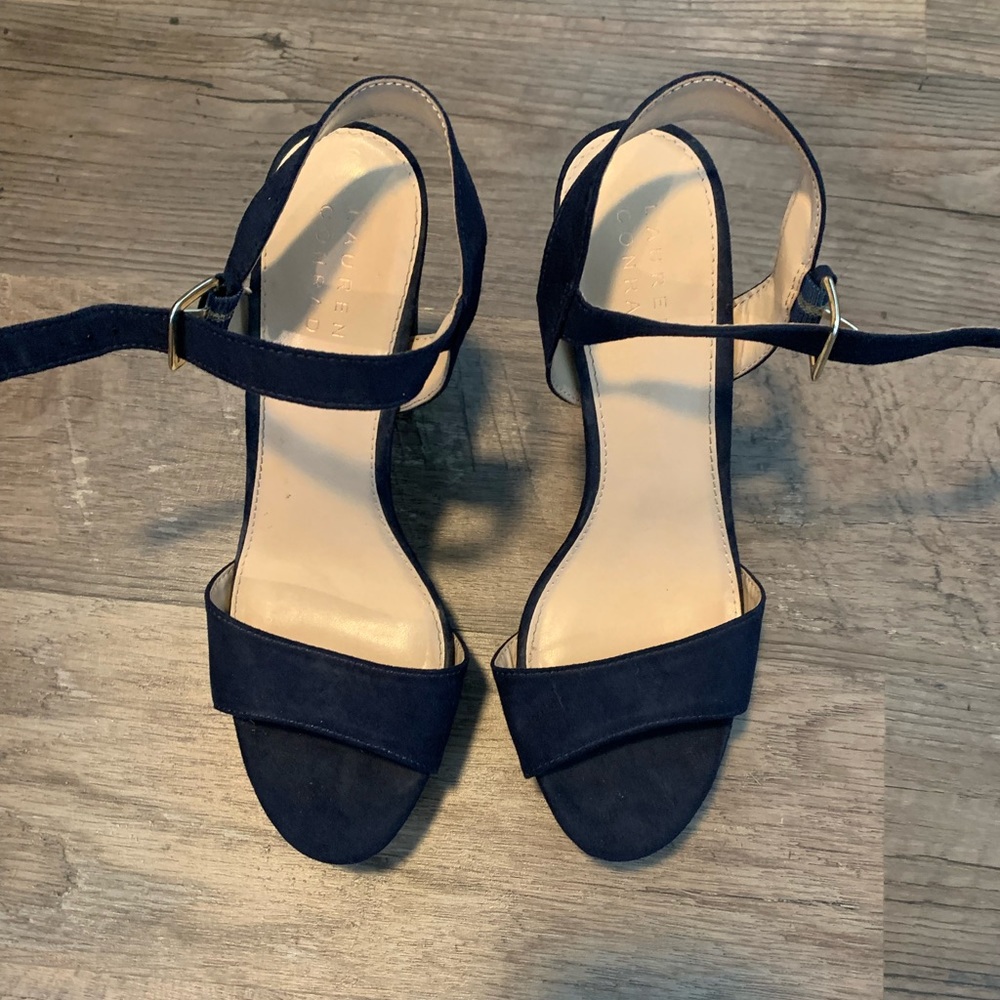 Navy heels
